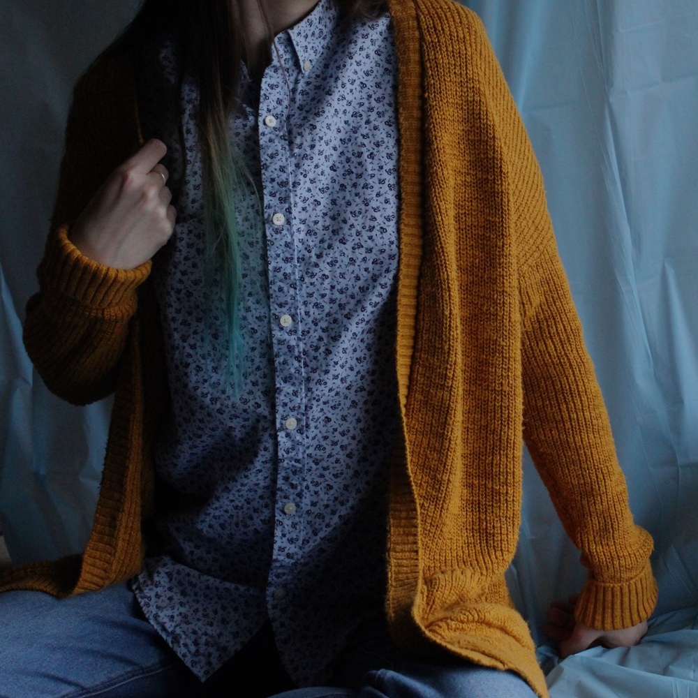 Rustic Yellow Cardigan - Long sleeve with pockets - Picture 2 of 5